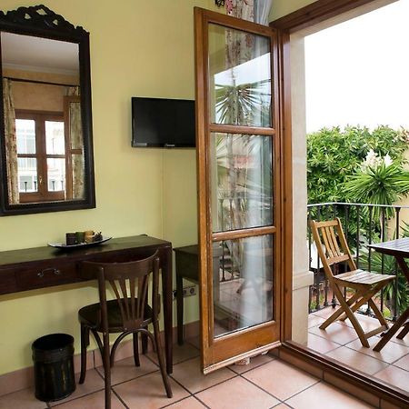Hotel Restaurante La Masieta เครเชล ภายนอก รูปภาพ