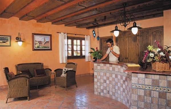 Hotel Restaurante La Masieta เครเชล ภายนอก รูปภาพ