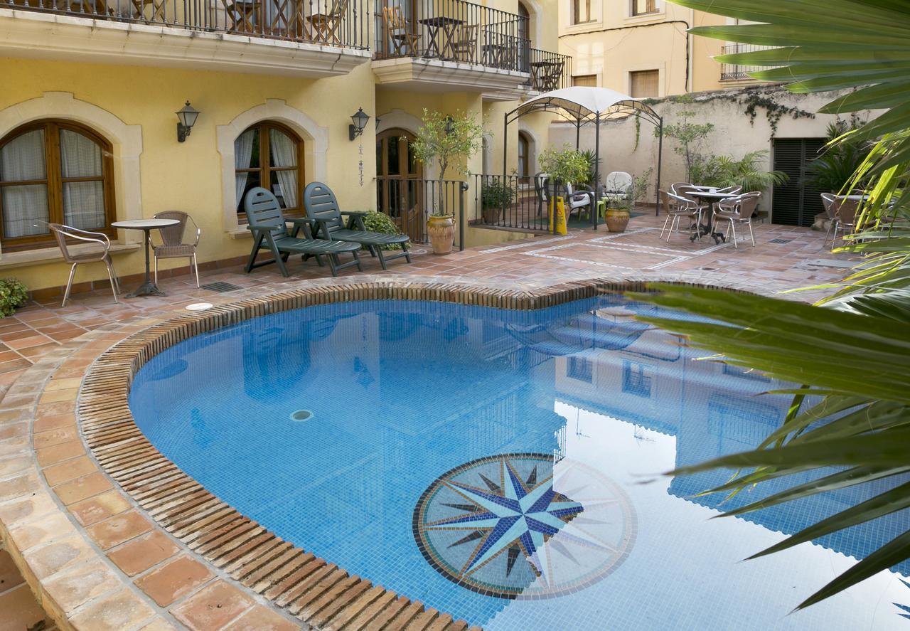 Hotel Restaurante La Masieta เครเชล ภายนอก รูปภาพ