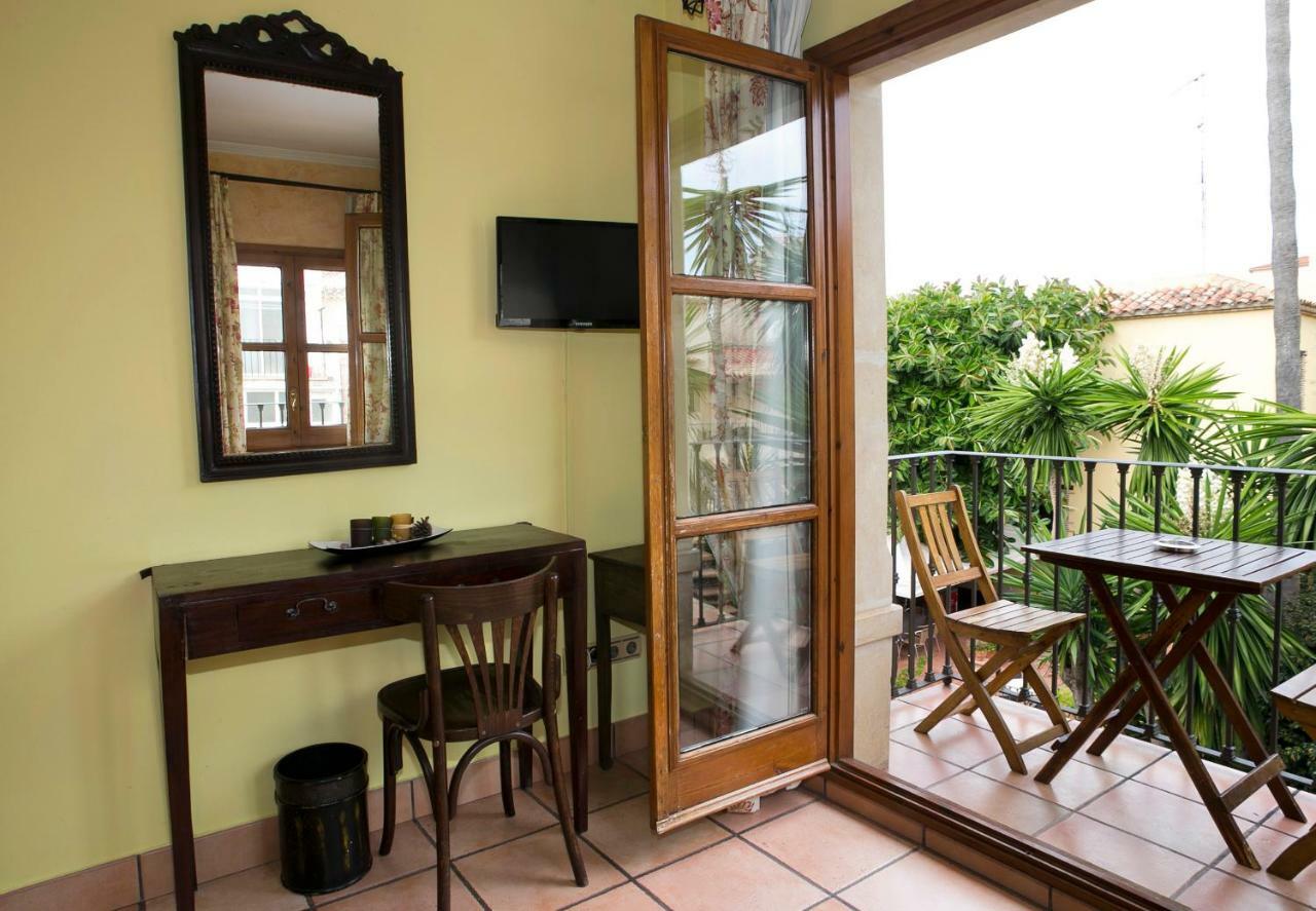 Hotel Restaurante La Masieta เครเชล ภายนอก รูปภาพ